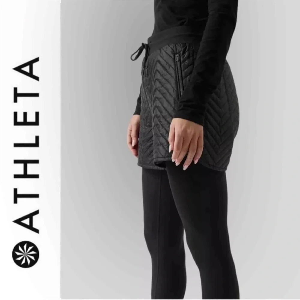 Athleta Apres Quilted Ski Short‎ in Black #467120 Zippered Pockets Size 6 - Picture 2 of 15